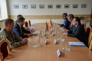  Viceministras M. Abukevičius padėkojo Ispanijai už indėlį į regiono gynybą: nuo rytinės NATO dalies saugumo priklausys viso Aljanso saugumas