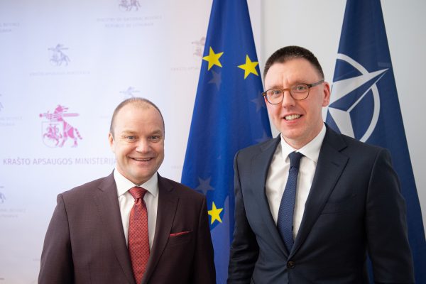  Viceministras Ž. Tomkus su Estijos delegacija aptarė gynybos planavimo, mobilizacijos, krizių ir ekstremalių situacijų valdymo klausimus