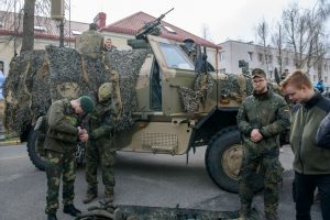  Atvirų durų dieną Karo akademija lankytojams plačiai atvėrė duris