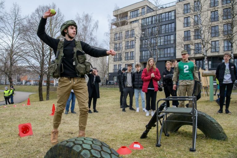 Atvirų durų dieną Karo akademija lankytojams plačiai atvėrė duris