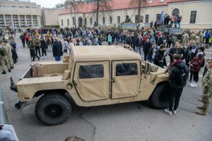  Atvirų durų dieną Karo akademija lankytojams plačiai atvėrė duris