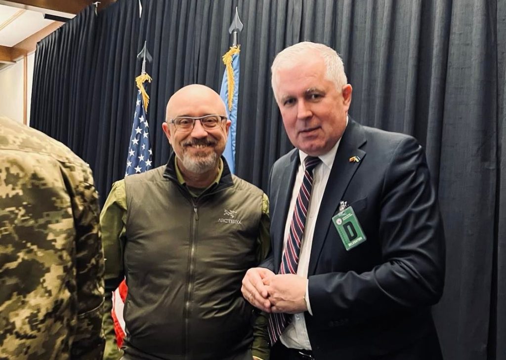 JAV inicijuotame pasitarime dalyvavęs A. Anušauskas: esame pasiryžę visokeriopai prisidėti prie ilgalaikio Ukrainos ginkluotųjų pajėgų stiprinimo