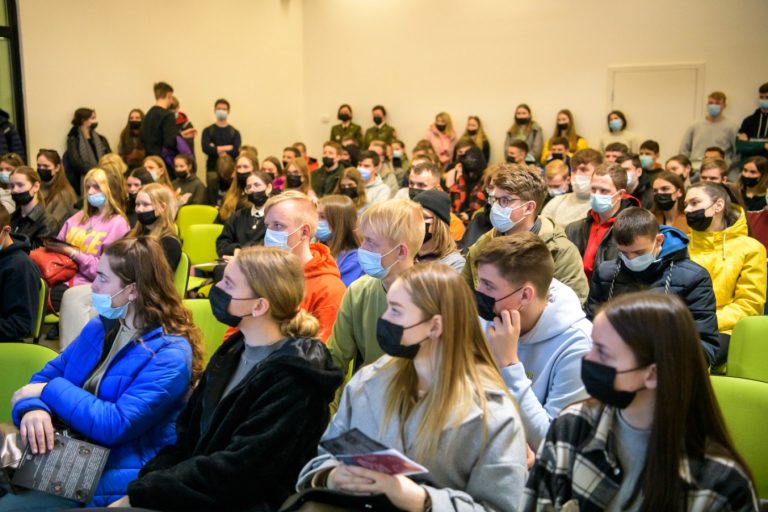  Tarptautinėje studijų parodoje karjerą planuoti padeda Karo akademija