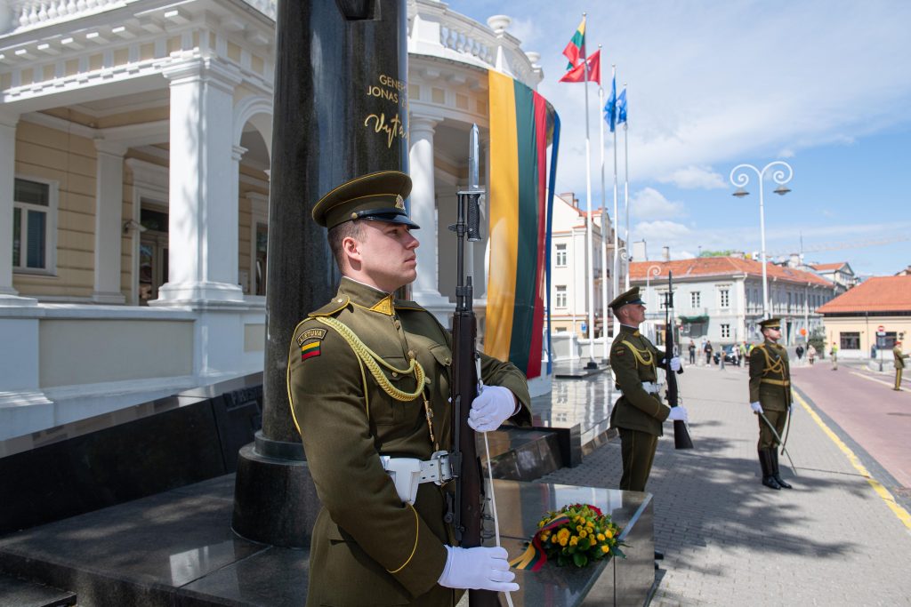 Kariuomenės ir visuomenės vienybės dieną pagarba atiduodama Lietuvos partizanams, Laisvės gynėjams