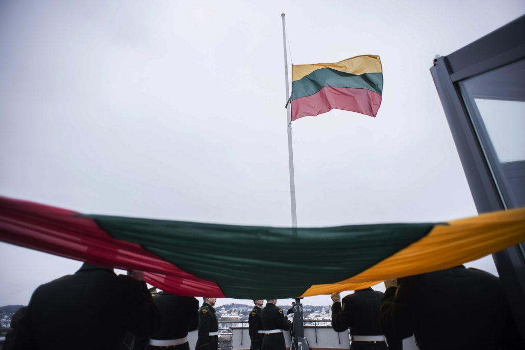 Seimas pritarė Lietuvos piliečių rengimo pilietiniam pasipriešinimui strategijai