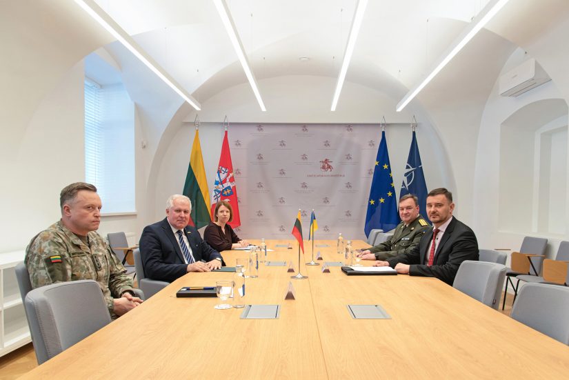 Parama Ukrainai aptarta su Ukrainos ambasadoriumi Lietuvoje