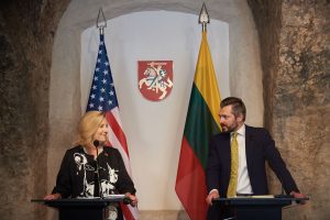  JAV patvirtino savo įsipareigojimą: Baltijos šalyse daugės amerikiečių karių