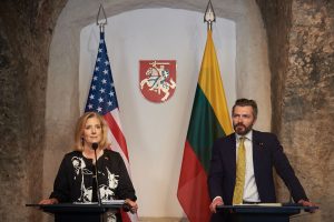  JAV patvirtino savo įsipareigojimą: Baltijos šalyse daugės amerikiečių karių