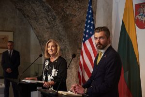  JAV patvirtino savo įsipareigojimą: Baltijos šalyse daugės amerikiečių karių