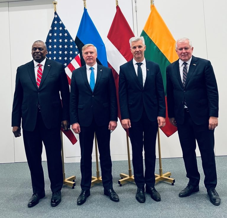 Increase of NATO presence on the eastern flank cannot replace the fundamentally necessary U.S. presence, says Minister A. Anušauskas meeting U.S. Secretary of Defense