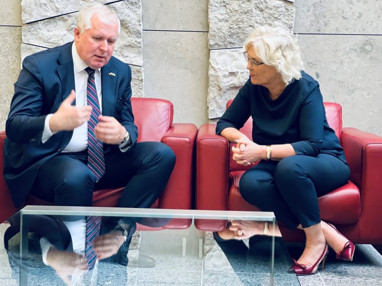 A. Anušauskas and Federal Minister of Defence discussed strengthening of the NATO battalion in Lithuania &nbsp;