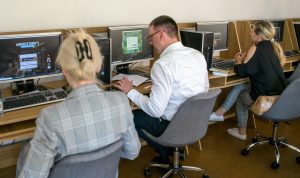  Pilietinės gynybos pamokos su „Minecraft“