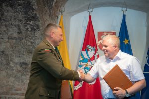  KAM patrigubino šaulių finansavimą ir skyrė pinigus ginklų, ekipuotės ir įrangos įsigijimui