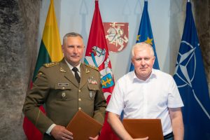  KAM patrigubino šaulių finansavimą ir skyrė pinigus ginklų, ekipuotės ir įrangos įsigijimui