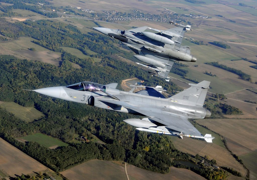 Į Lietuvą atvyksta Vengrijos kariai: vykdys NATO oro policijos misiją Baltijos šalyse