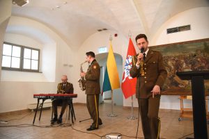  Apdovanoti mokinių rašinių konkurso „Mes esame NATO“ laureatai