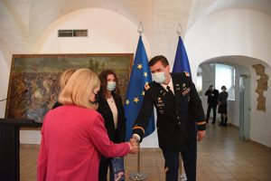  Apdovanoti mokinių rašinių konkurso „Mes esame NATO“ laureatai