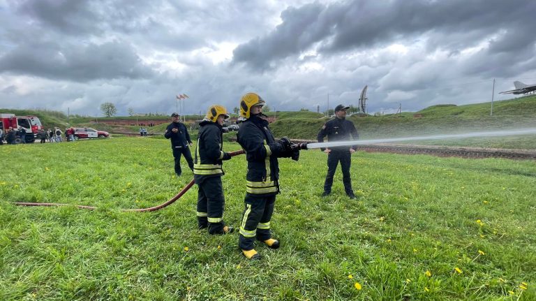  Kauno VI forte piliečių komandos išmėgino jėgas Pilietiškumo žaidynėse „Aš esu pareiga“