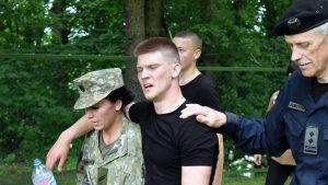 Kaune įvyko 10-osios vyresnių klasių mokinių pasirenkamojo kūno kultūros modulio „Krašto gynyba“ varžybos