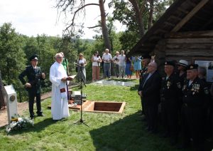  Dainavos apygardos partizanų vadų J. Vitkaus-Kazimieraičio ir A. Ramanausko-Vanago vadavietės atidarymo akimirkos