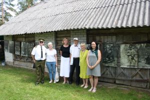  Dainavos apygardos partizanų vadų J. Vitkaus-Kazimieraičio ir A. Ramanausko-Vanago vadavietės atidarymo akimirkos