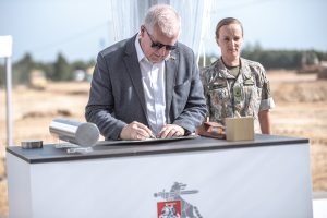  Auga nauja Lietuvos kariuomenės infrastruktūra: duotas startas karinio miestelio statyboms Rokantiškėse