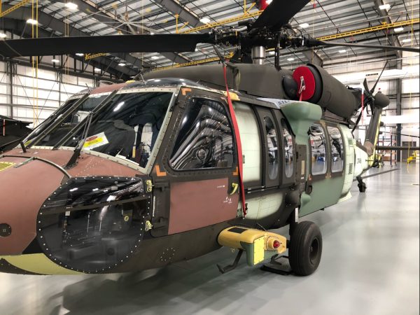  Lietuvos įsigyti sraigtasparniai UH-60 „Black Hawk“ pristatyti į modifikacijos gamyklą