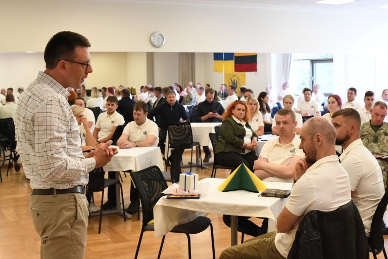  Plečiama paramos sužeistiems kariams priemonių sistema