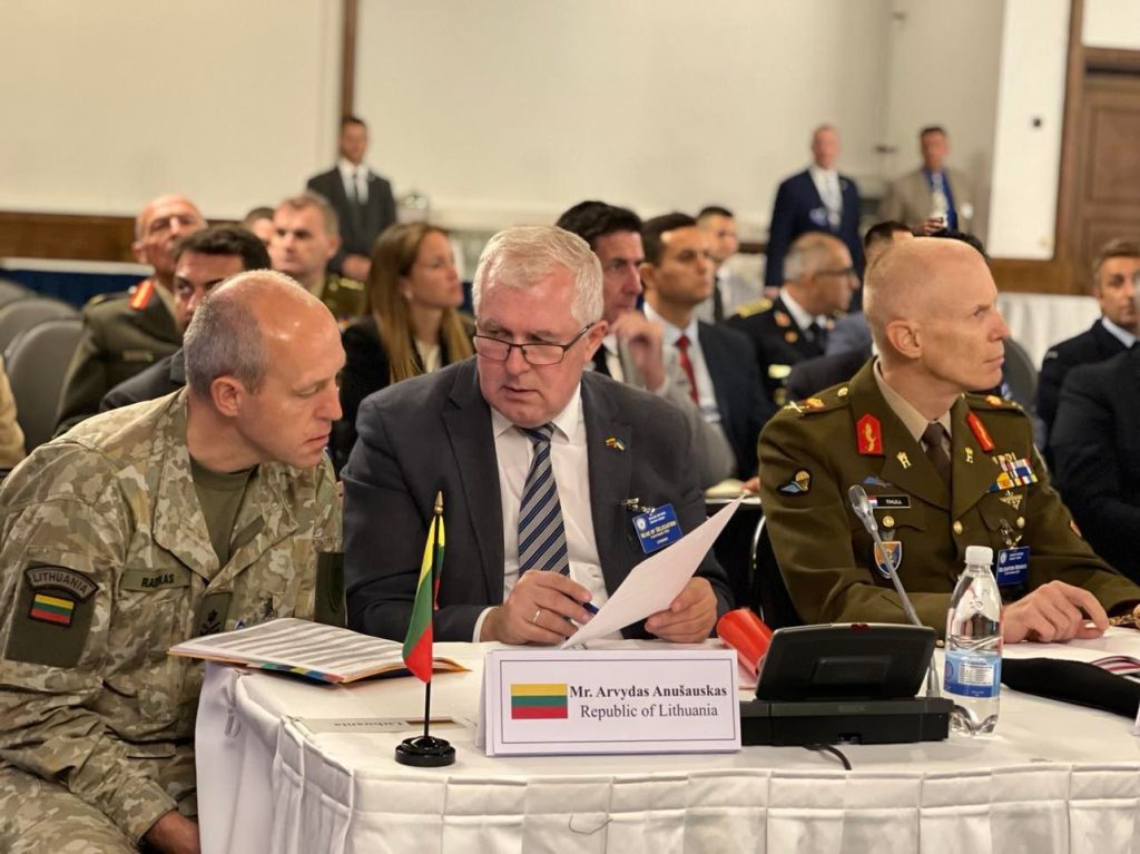 Ministras A. Anušauskas Ramšteine: negalime daryti pauzių, Ukrainai reikia nepertraukiamo ginkluotės tiekimo