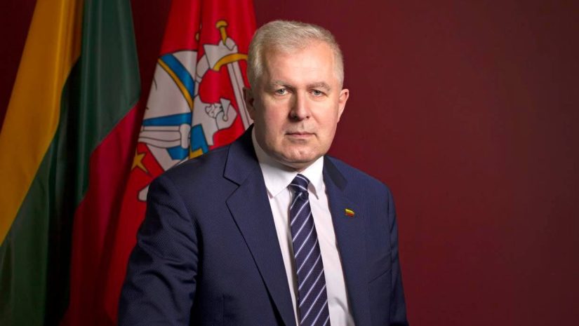 Ministras A. Anušauskas vyksta į Ukrainai karinę paramą teikiančių šalių susitikimą Ramšteine