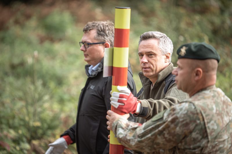 Pradėti Rūdninkų karinio poligono ribų žymėjimo darbai