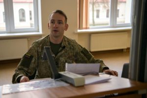  Ukrainos kariai savo žinias tobulina Lietuvos karo akademijos rengiamuose mokymuose