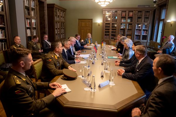  Lietuvos ir Vokietijos gynybos ministrai: žengėme labai svarbų žingsnį įgyvendinant NATO viršūnių susitikimo Madride sprendimus