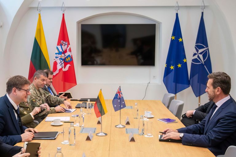 Krašto apsaugos ministerijoje – dvišalės konsultacijos su Australijos gynybos departamento delegacija