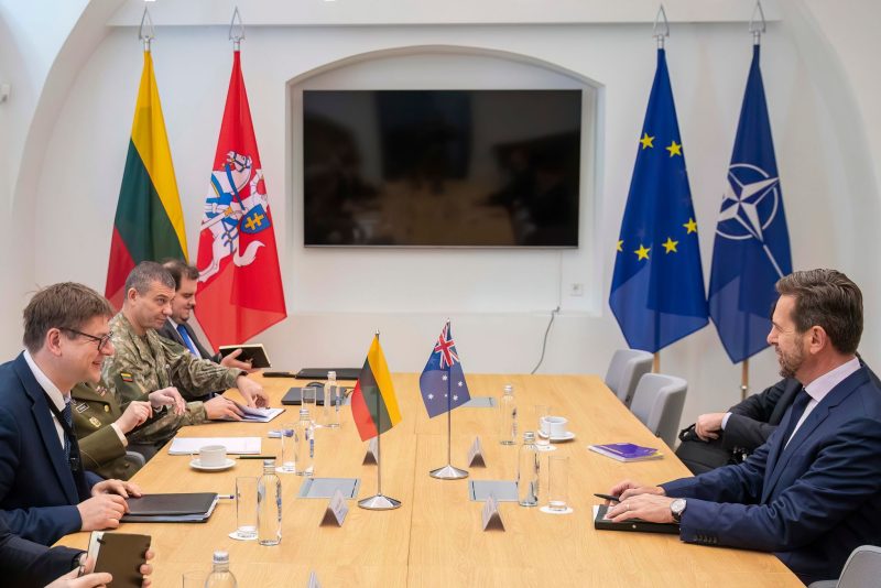 Krašto apsaugos ministerijoje – dvišalės konsultacijos su Australijos gynybos departamento delegacija