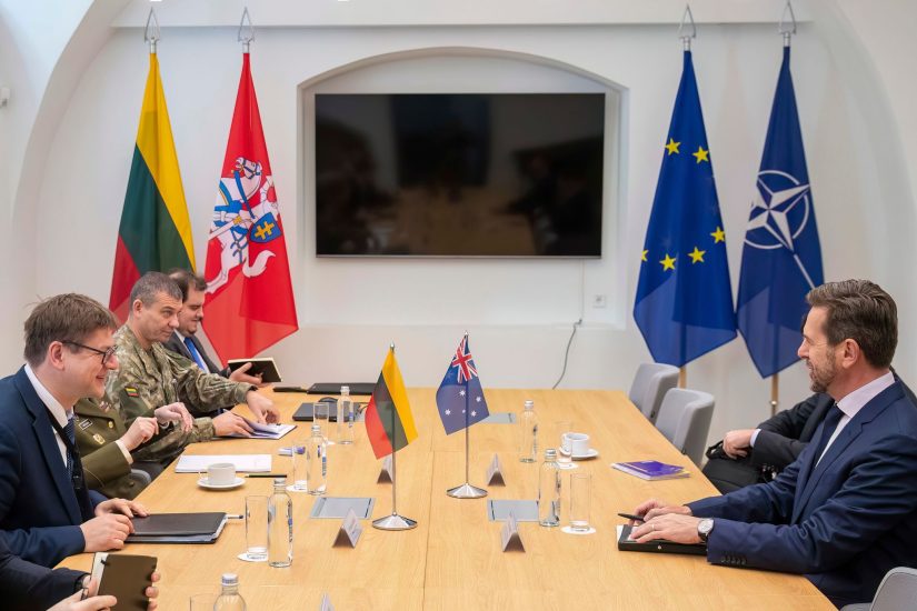 Krašto apsaugos ministerijoje – dvišalės konsultacijos su Australijos gynybos departamento delegacija