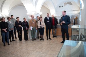  Krašto apsaugos ministerijoje atidaryta paroda „Lietuvos vardiniai ginklai“