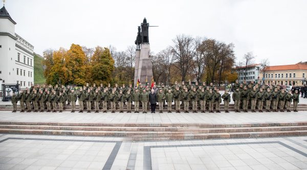  Karo akademijos kariūnai prisiekė Lietuvai