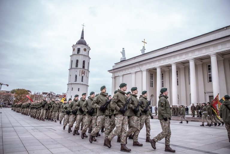 Karo akademijos kariūnai prisiekė Lietuvai