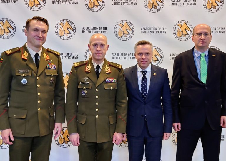 Vašingtone susitarta dėl ginkluotės įsigijimo spartinimo