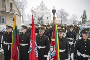  Merkinėje atidengta Lietuvos partizanų vado Adolfo Ramanausko-Vanago skulptūra