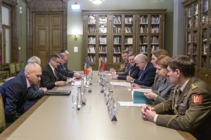  Lietuva stiprina karinį bendradarbiavimą su Moldova: remsime šalies gynybos reformas