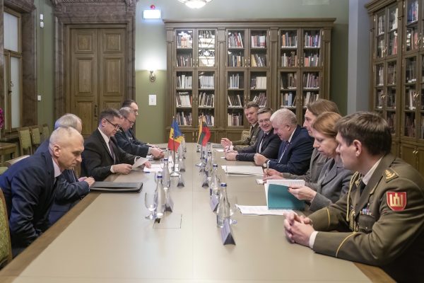  Lithuania strengthens military cooperation with Moldova: we will support its defence reform 