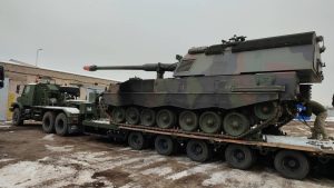  Ukrainą pasiekė dar dvi Lietuvoje suremontuotos haubicos ir dalis amunicijos