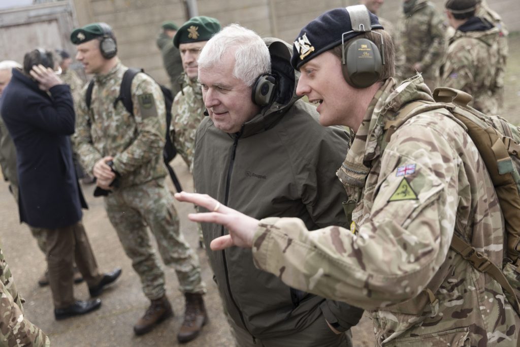 Minister of National Defence and Chief of Defence visit Lithuanian military on Operation Interflex