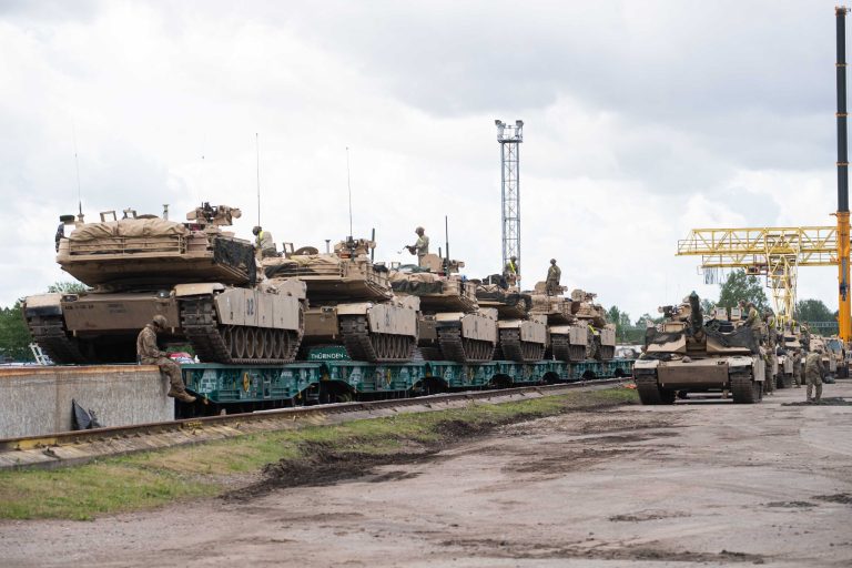 Pasirašyta sutartis dėl NATO pajėgoms skirtos infrastruktūros statybų