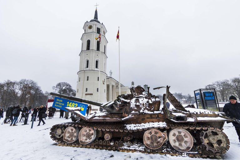 Ministras A. Anušauskas: visi rusų tankai turi tapti Ukrainos trofėjais