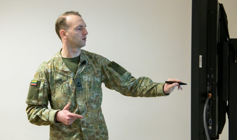 Ukrainos kariūnai dalyvauja jaunesniųjų vadų rengimo kursuose Lietuvoje