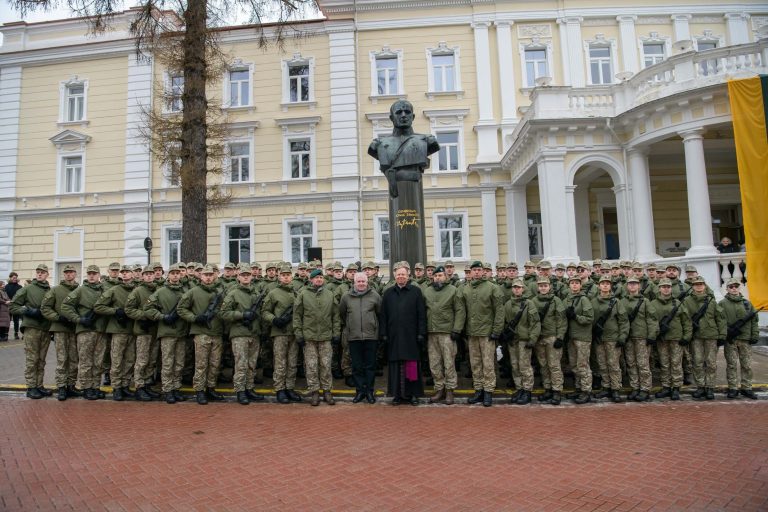 Prisiekė dešimtoji kariūnų aspirantų laida