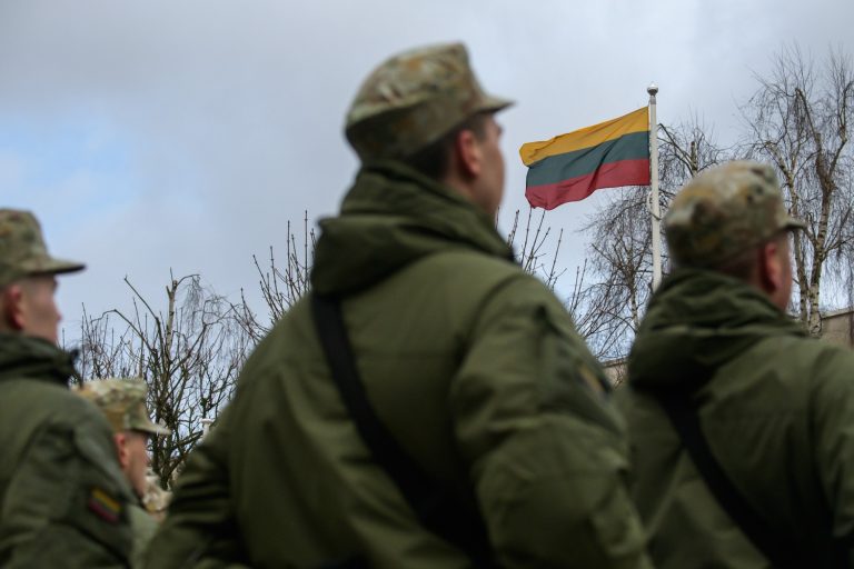 Prisieks Jaunesniųjų karininkų vadų mokymų klausytojai